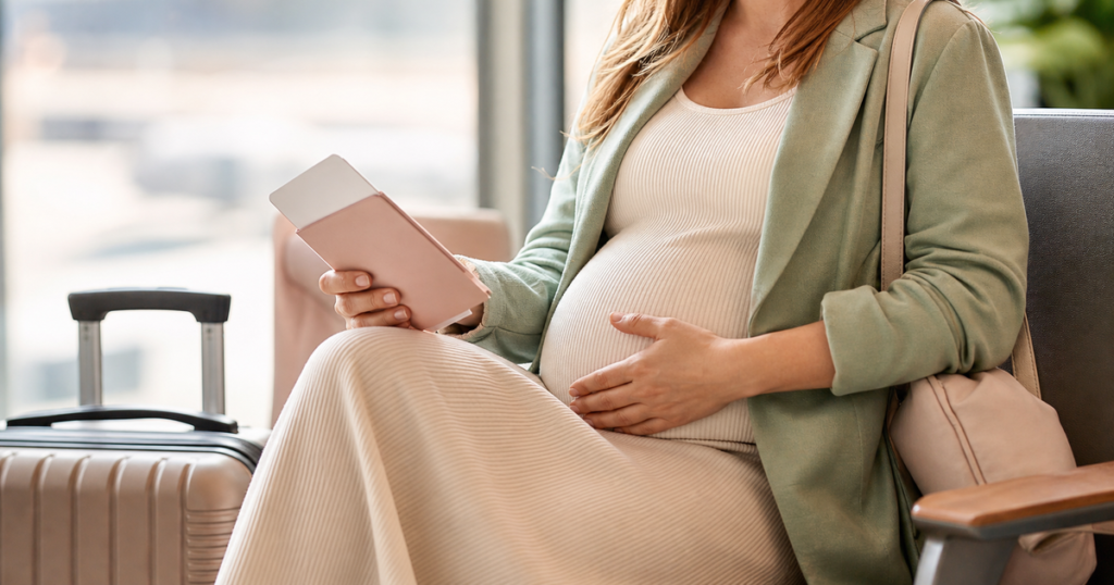 Prendre l’avion enceinte : jusqu’à quand et avec quelles précautions ?