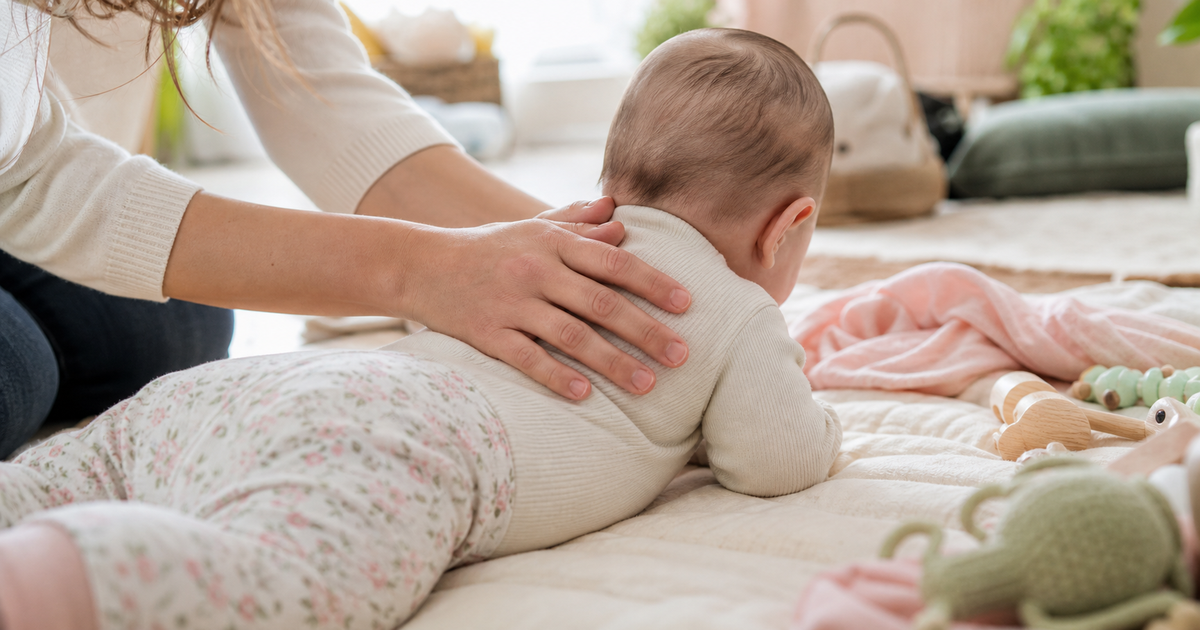 À quel âge bébé tient-il sa tête tout seul ?