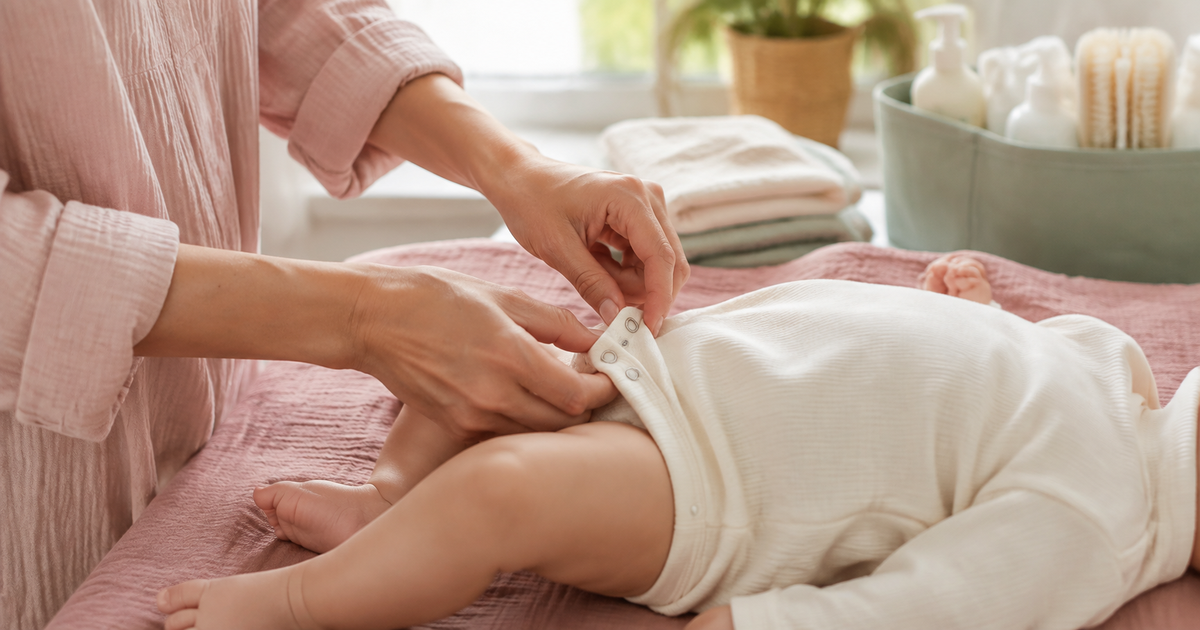 Selles mousseuses chez bébé : que signifient-elles et quand consulter ?